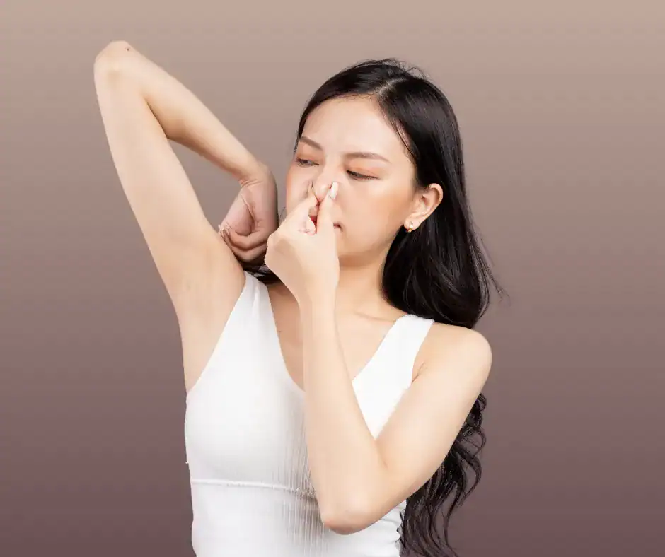 girl having bad odor
