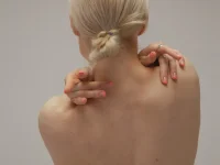 bare-back-woman